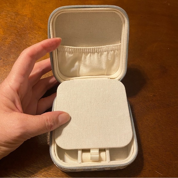 🩷 Milly Blue Zebra Travel Portable Jewelry Case Storage Organizer Clean & Chic 💎 - Picture 11 of 14